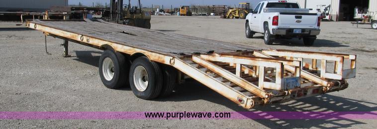 image for item 4895 1987 CZ 25' equipment trailer