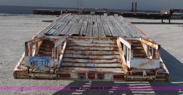 image for item 4895 1987 CZ 25' equipment trailer