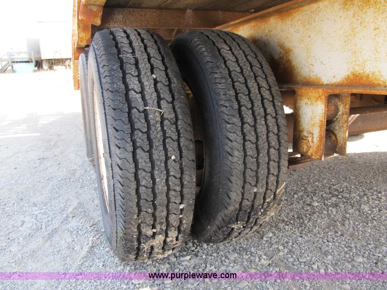 image for item 4895 1987 CZ 25' equipment trailer