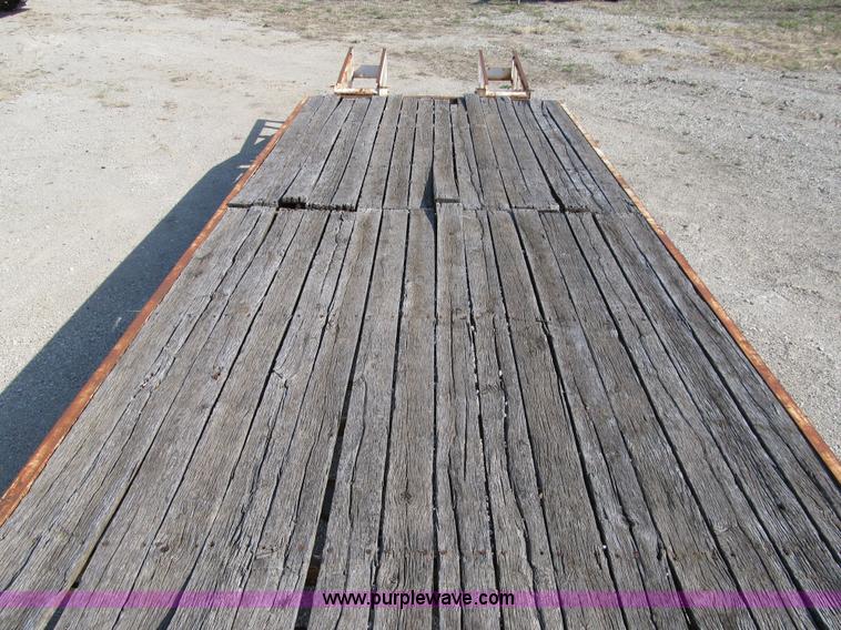 image for item 4895 1987 CZ 25' equipment trailer