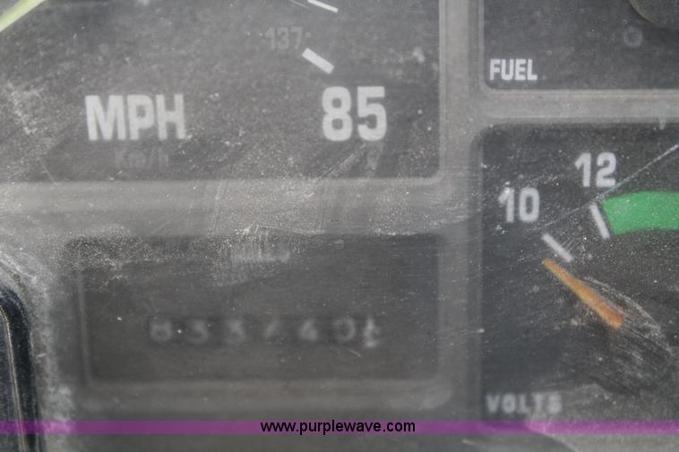 image for item 4896 1993 International 8200 flatbed semi truck