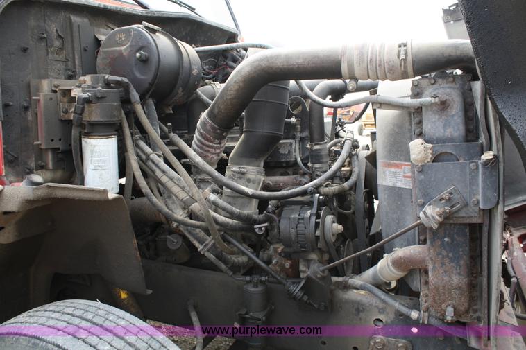 image for item 4896 1993 International 8200 flatbed semi truck