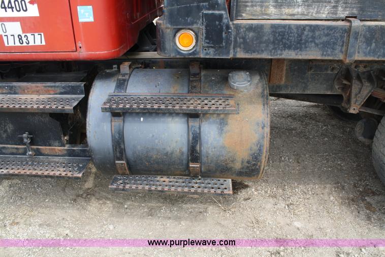 image for item 4896 1993 International 8200 flatbed semi truck