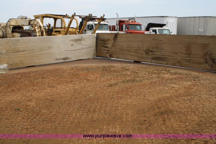 image for item 4896 1993 International 8200 flatbed semi truck