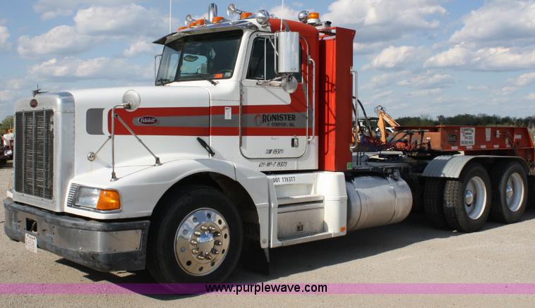 image for item 4903 1992 Peterbilt 377 semi truck