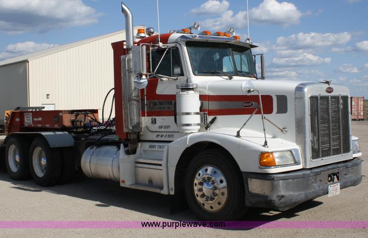 image for item 4903 1992 Peterbilt 377 semi truck