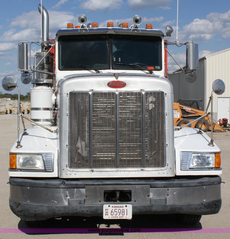 image for item 4903 1992 Peterbilt 377 semi truck