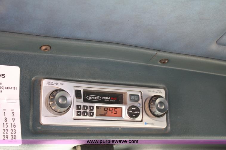 image for item 4903 1992 Peterbilt 377 semi truck