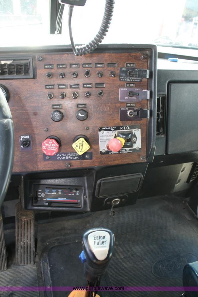 image for item 4903 1992 Peterbilt 377 semi truck