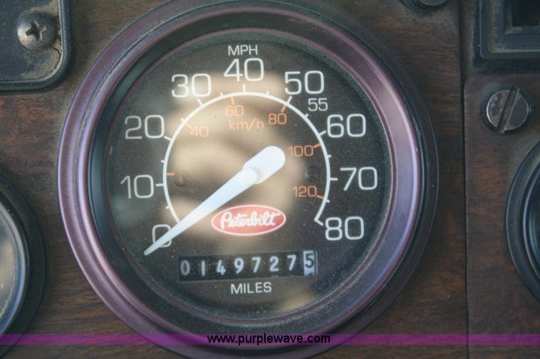 image for item 4903 1992 Peterbilt 377 semi truck