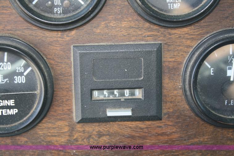 image for item 4903 1992 Peterbilt 377 semi truck