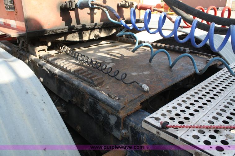 image for item 4903 1992 Peterbilt 377 semi truck