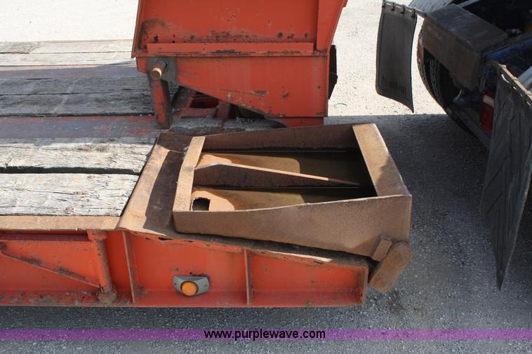 image for item 4904 1996 Witzco Challenger RG-50 lowboy trailer