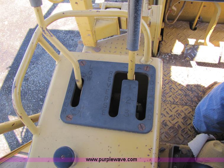 image for item 8478 Caterpillar D3C XL dozer