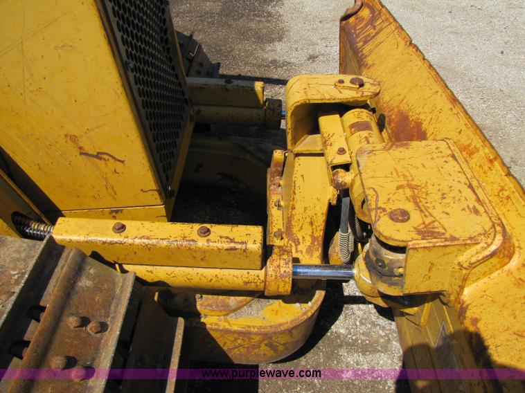 image for item 8478 Caterpillar D3C XL dozer