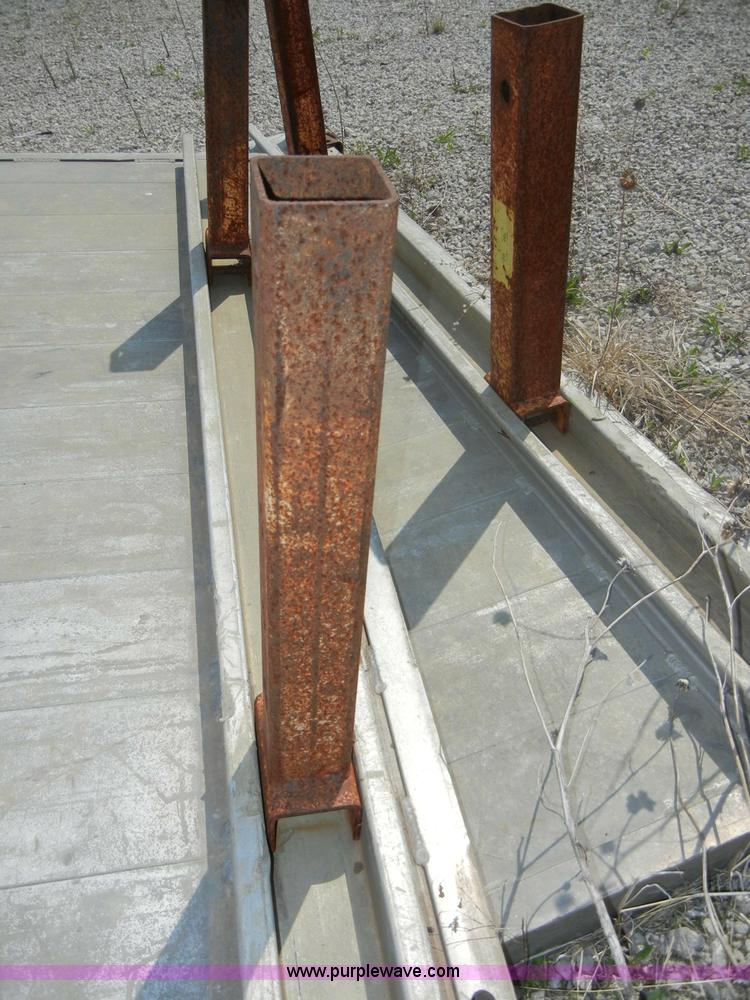 image for item 8697 Aluminum shore trench box