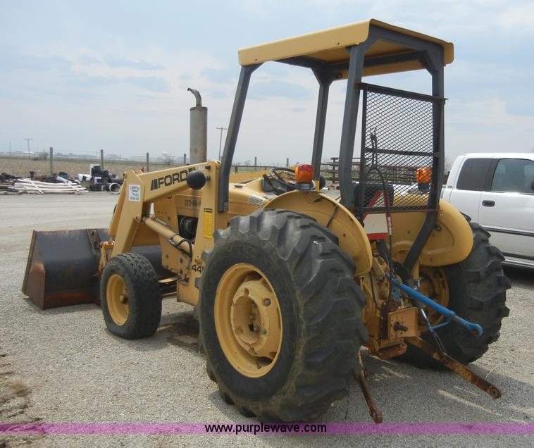 image for item 8710 1995 Ford 445D tractor with loader