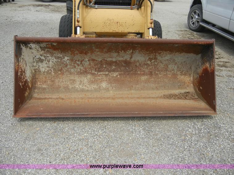 image for item 8710 1995 Ford 445D tractor with loader