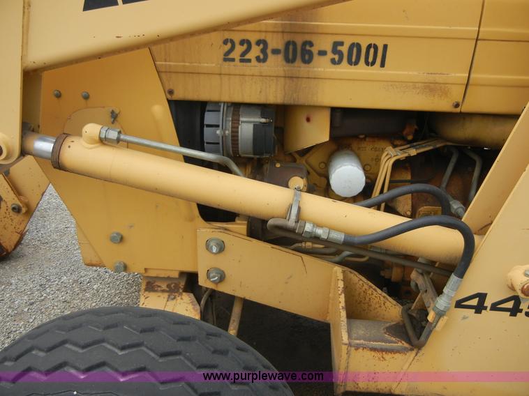 image for item 8710 1995 Ford 445D tractor with loader