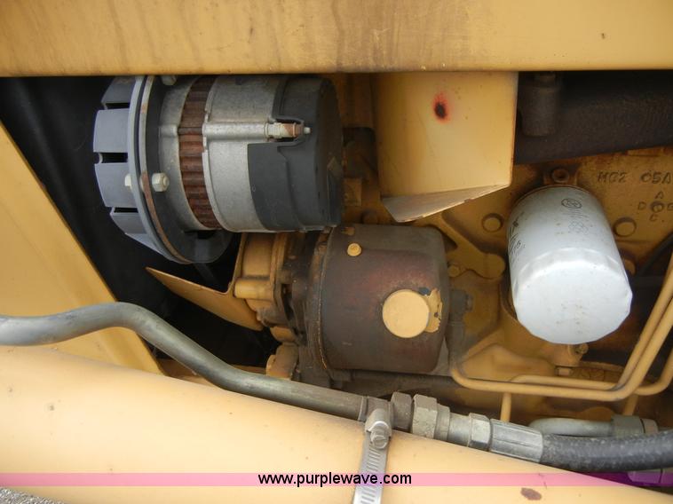 image for item 8710 1995 Ford 445D tractor with loader