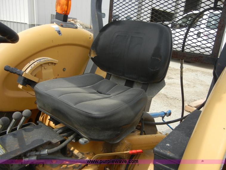 image for item 8710 1995 Ford 445D tractor with loader