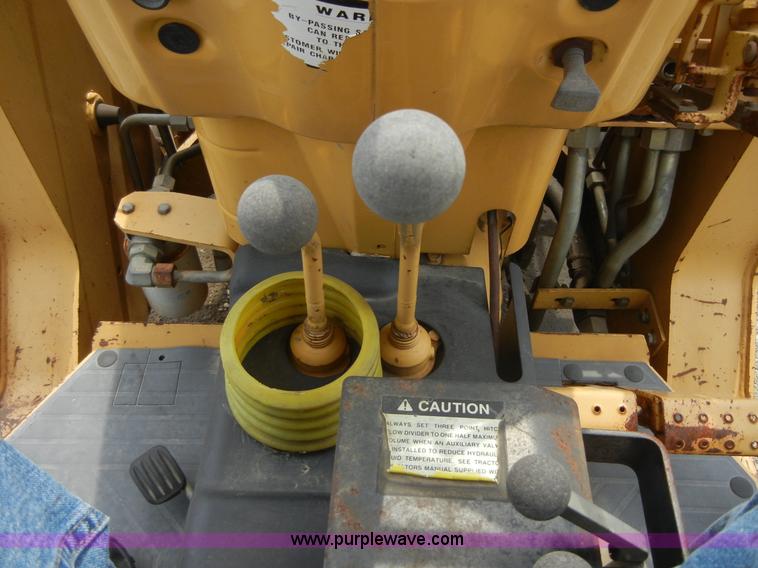 image for item 8710 1995 Ford 445D tractor with loader