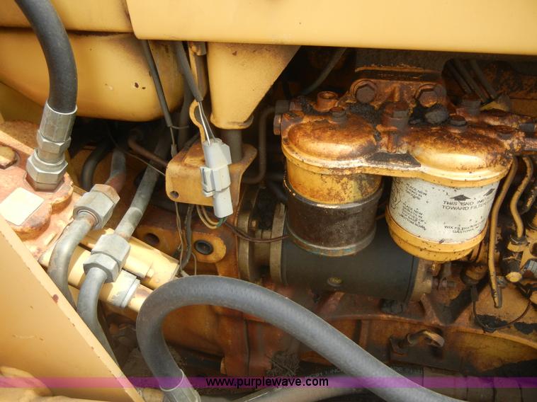 image for item 8710 1995 Ford 445D tractor with loader