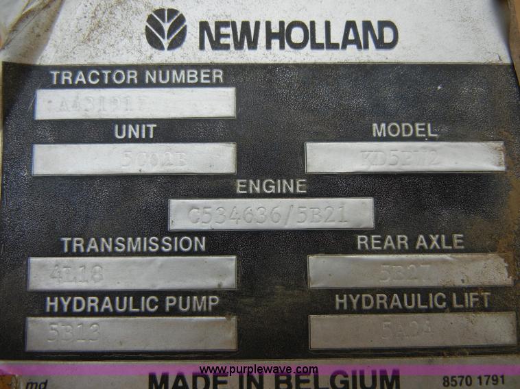 image for item 8710 1995 Ford 445D tractor with loader