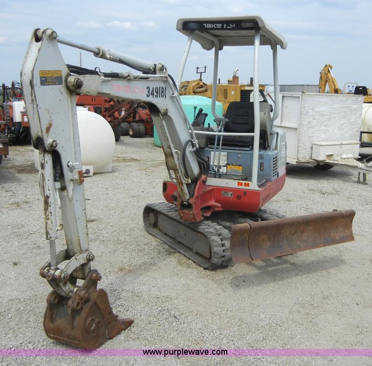 image for item 8717 2001 Takeuchi TB016 mini excavator