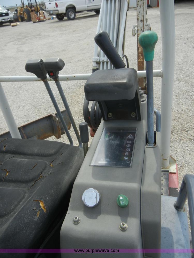 image for item 8717 2001 Takeuchi TB016 mini excavator