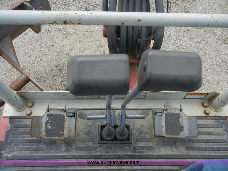 image for item 8717 2001 Takeuchi TB016 mini excavator