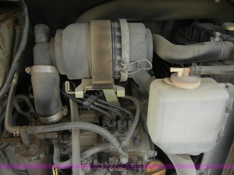 image for item 8717 2001 Takeuchi TB016 mini excavator