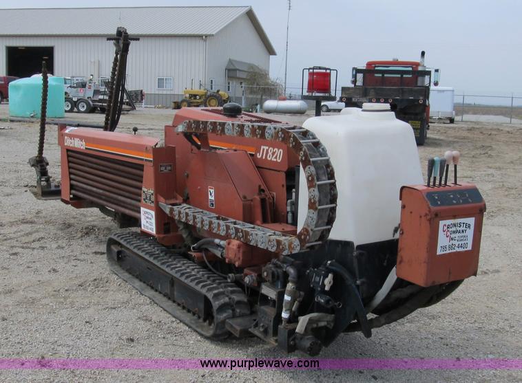 image for item 8962 1994 Ditch Witch JT820 directional drill