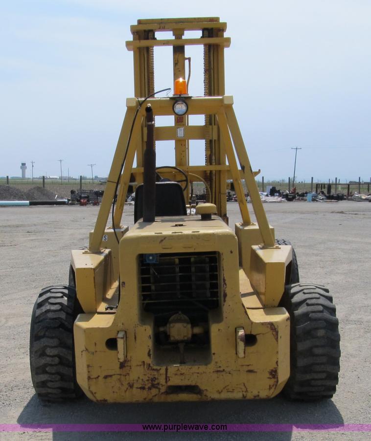 image for item 8963 Wiggins forklift