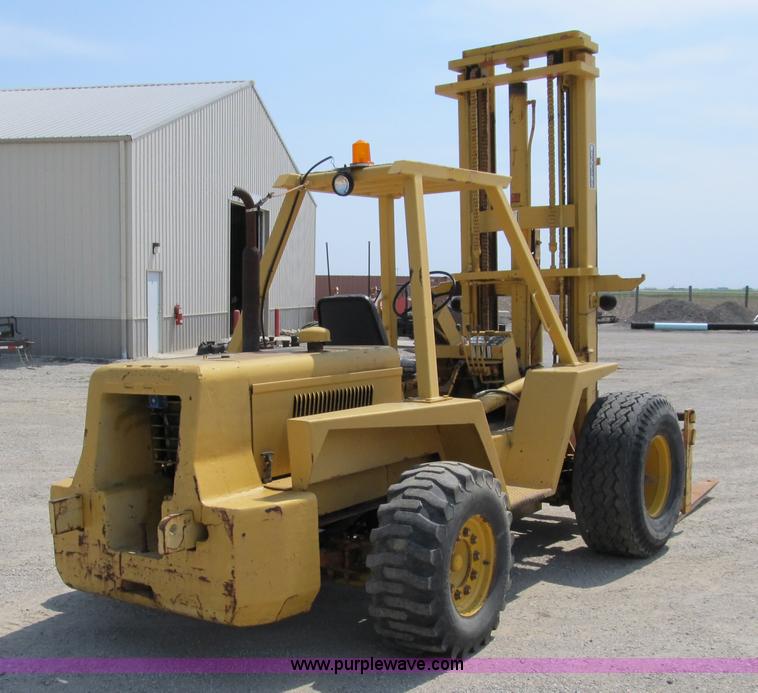 image for item 8963 Wiggins forklift