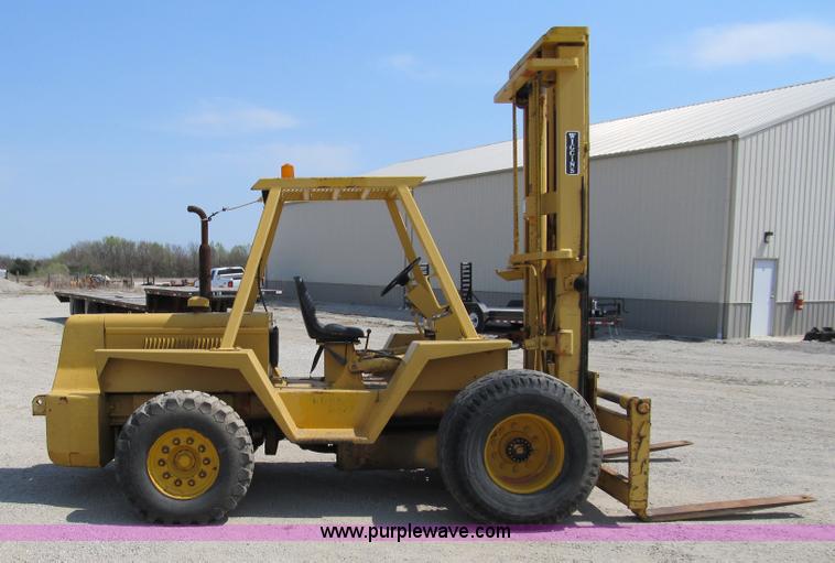 image for item 8963 Wiggins forklift