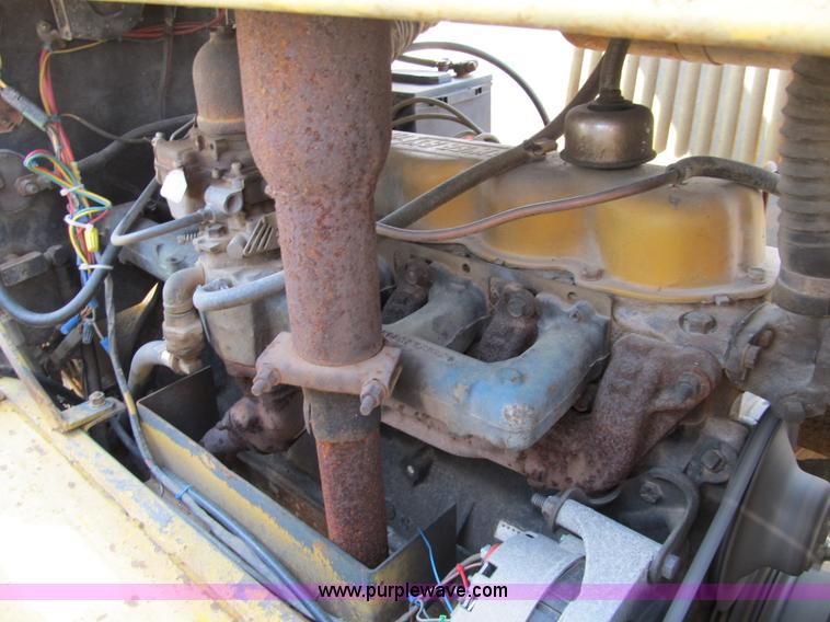 image for item 8963 Wiggins forklift