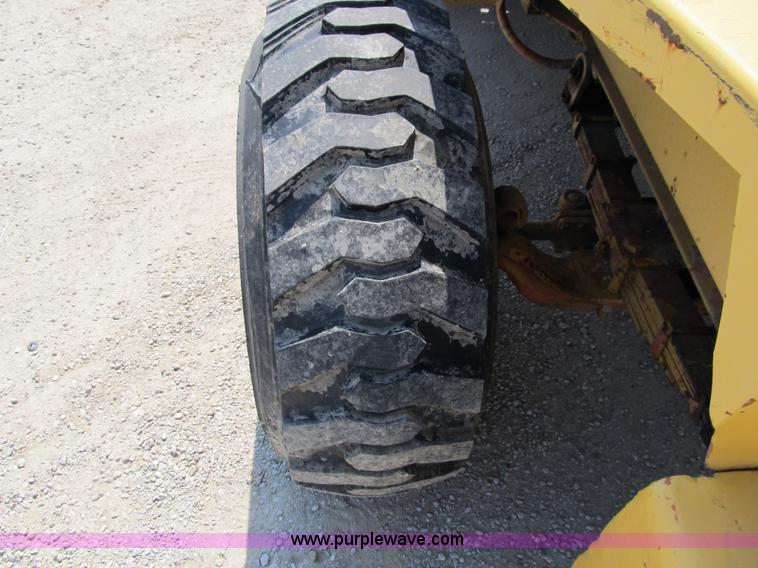 image for item 8963 Wiggins forklift