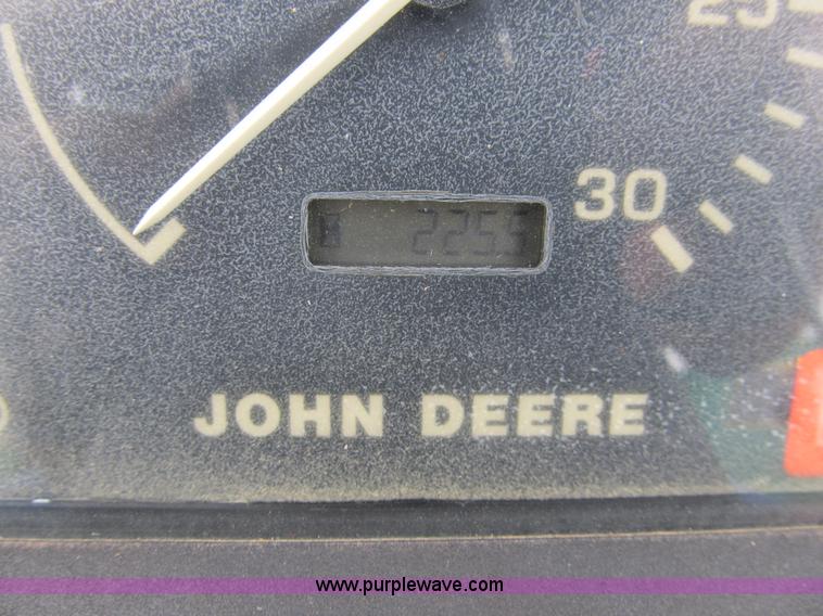 image for item 8977 1998 John Deere 5510 tractor