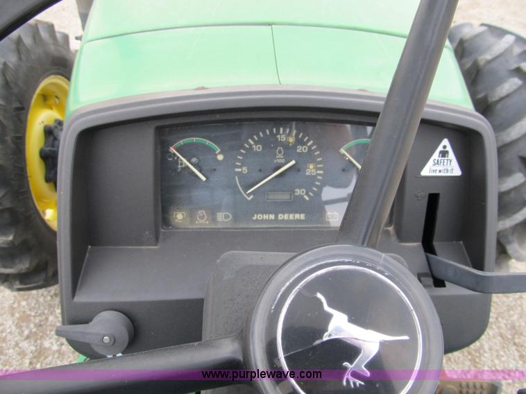 image for item 8977 1998 John Deere 5510 tractor
