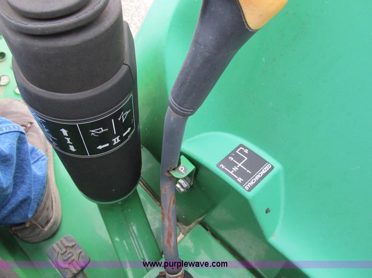 image for item 8977 1998 John Deere 5510 tractor