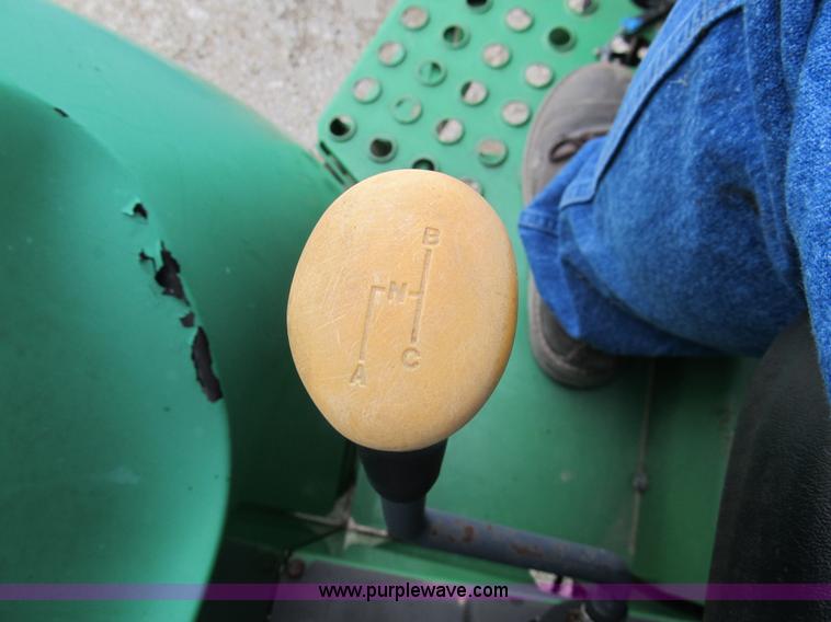 image for item 8977 1998 John Deere 5510 tractor