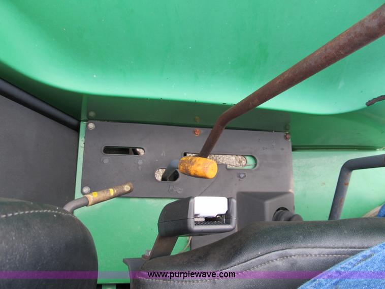 image for item 8977 1998 John Deere 5510 tractor