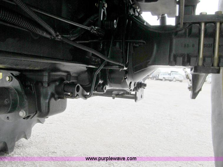 image for item 8977 1998 John Deere 5510 tractor