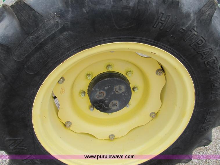 image for item 8977 1998 John Deere 5510 tractor