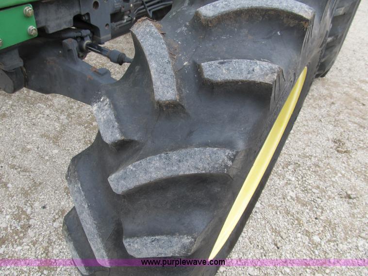 image for item 8977 1998 John Deere 5510 tractor