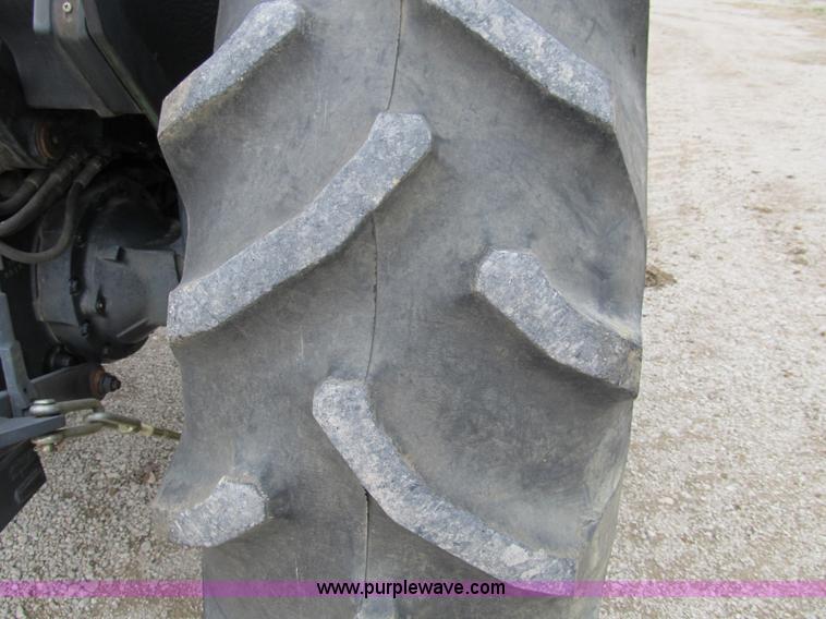 image for item 8977 1998 John Deere 5510 tractor