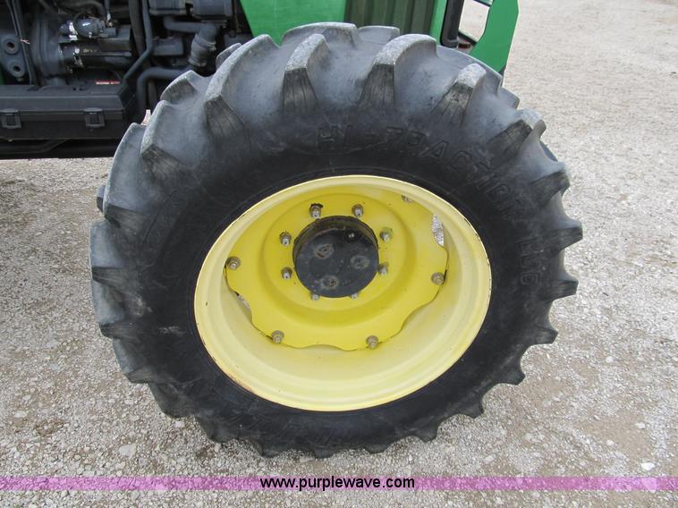 image for item 8977 1998 John Deere 5510 tractor