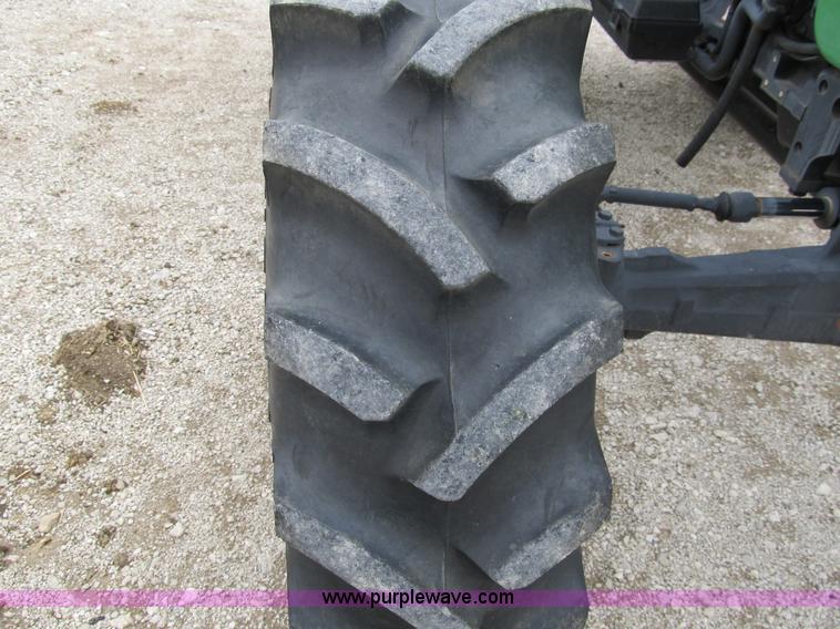 image for item 8977 1998 John Deere 5510 tractor