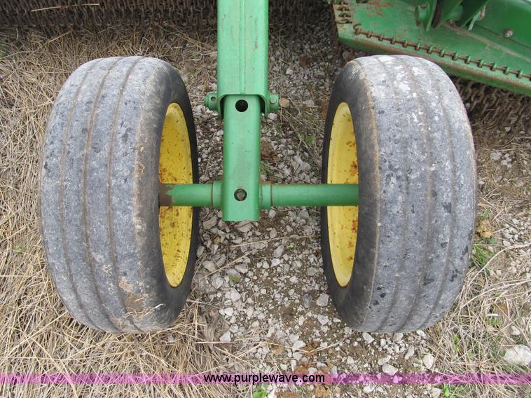 image for item 8978 John Deere 1518 10' rotary mower